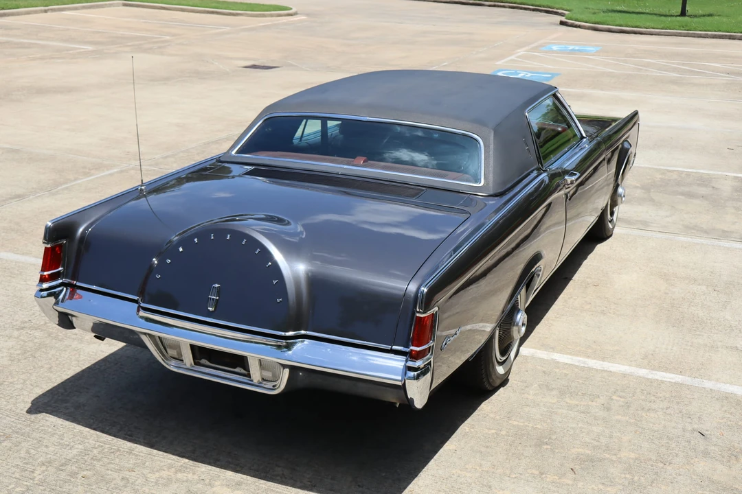 1969 Lincoln Continental Mark III - Image 14 of 31