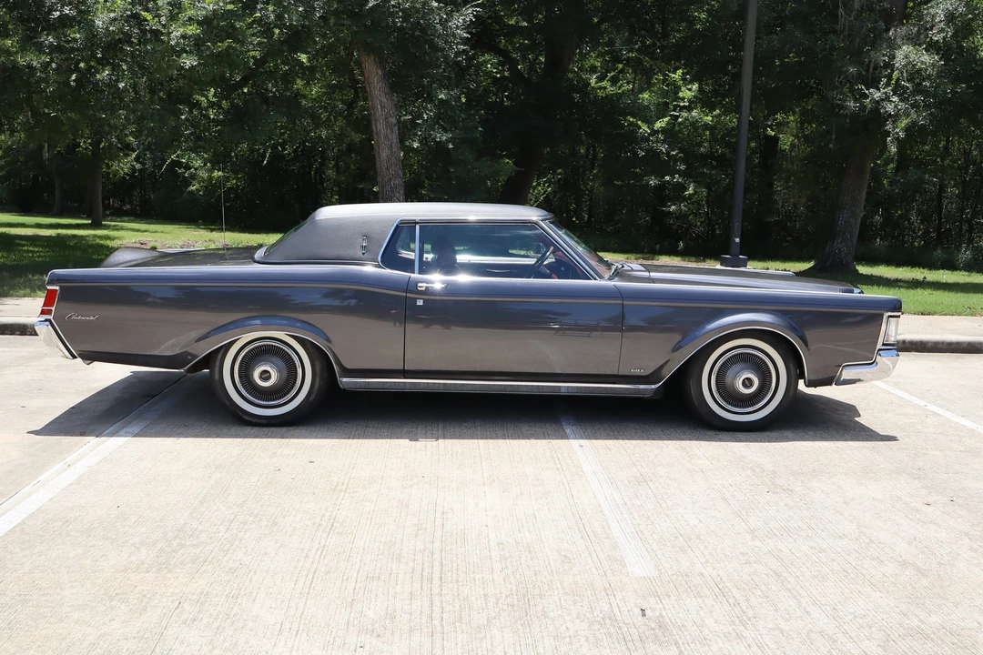 1969 Lincoln Continental Mark III - Image 10 of 31