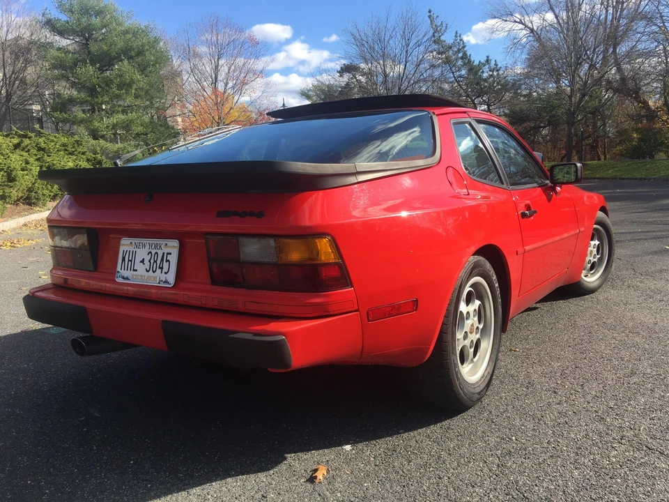 1986 Porsche 944 - Image 15 of 31