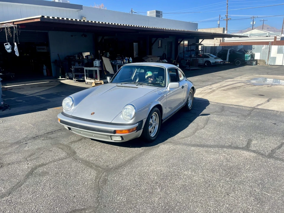 1987 Porsche 911 Carrera 3.2 - Image 2 of 31