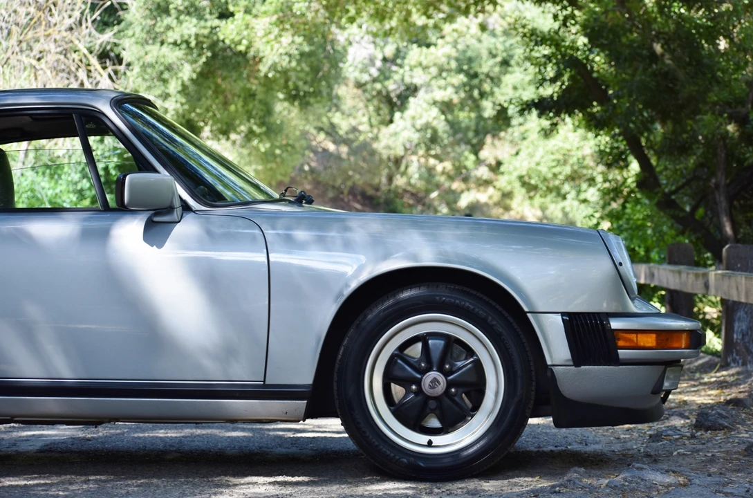 1987 Porsche 911 Carrera 3.2 - Image 24 of 31