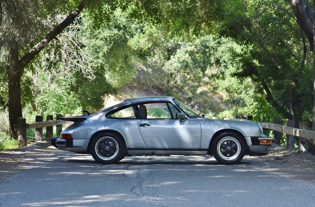 1987 Porsche 911 Carrera 3.2 - Image 13 of 31