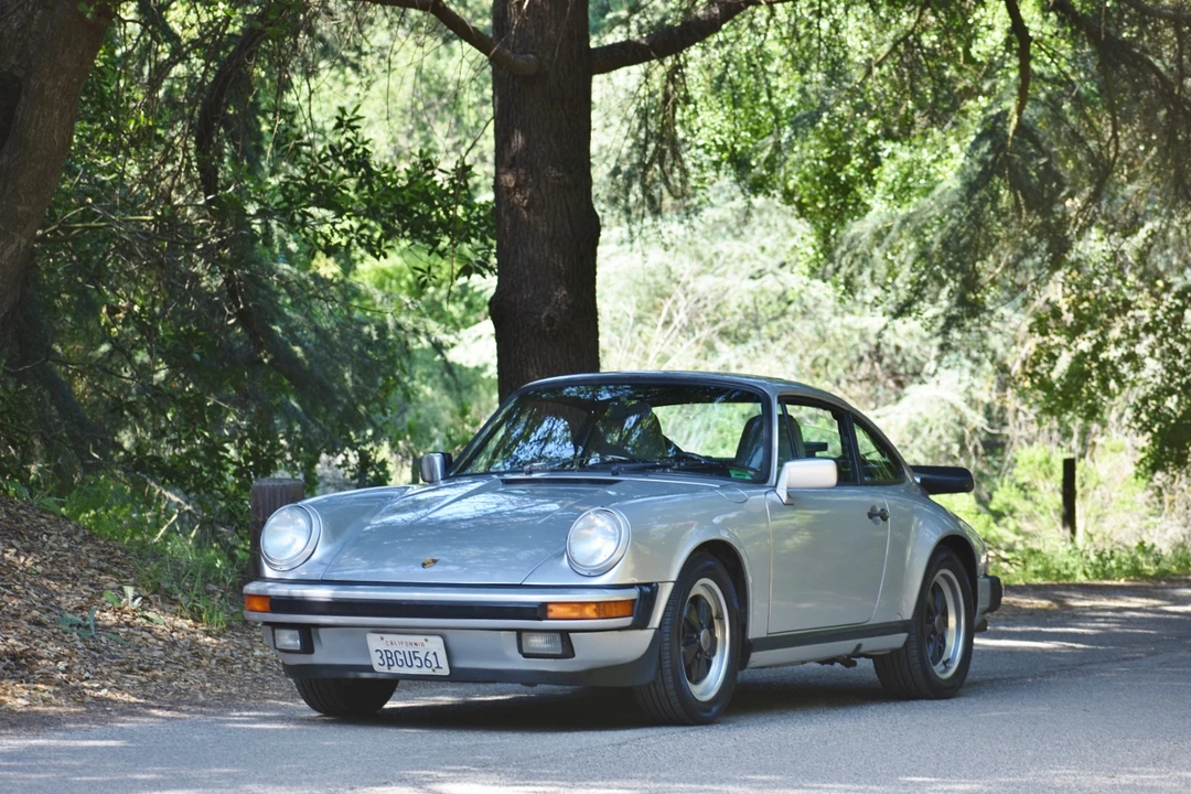 1987 Porsche 911 Carrera 3.2 - Image 2 of 31