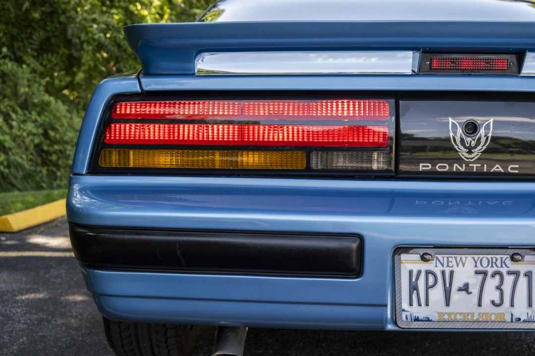 1988 Pontiac Firebird 3rd Gen - Image 23 of 31