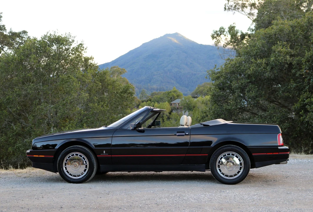 1991 Cadillac Allante - Image 19 of 31