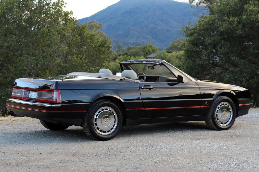 1991 Cadillac Allante - Image 13 of 31