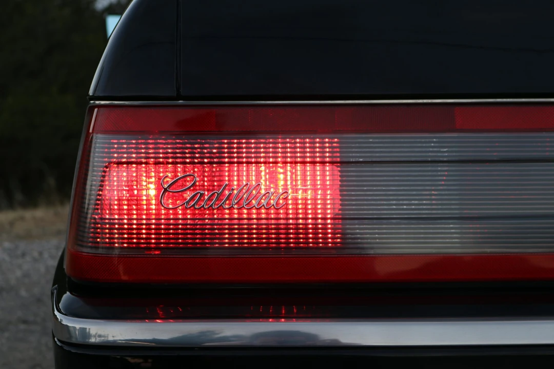 1991 Cadillac Allante - Image 30 of 31