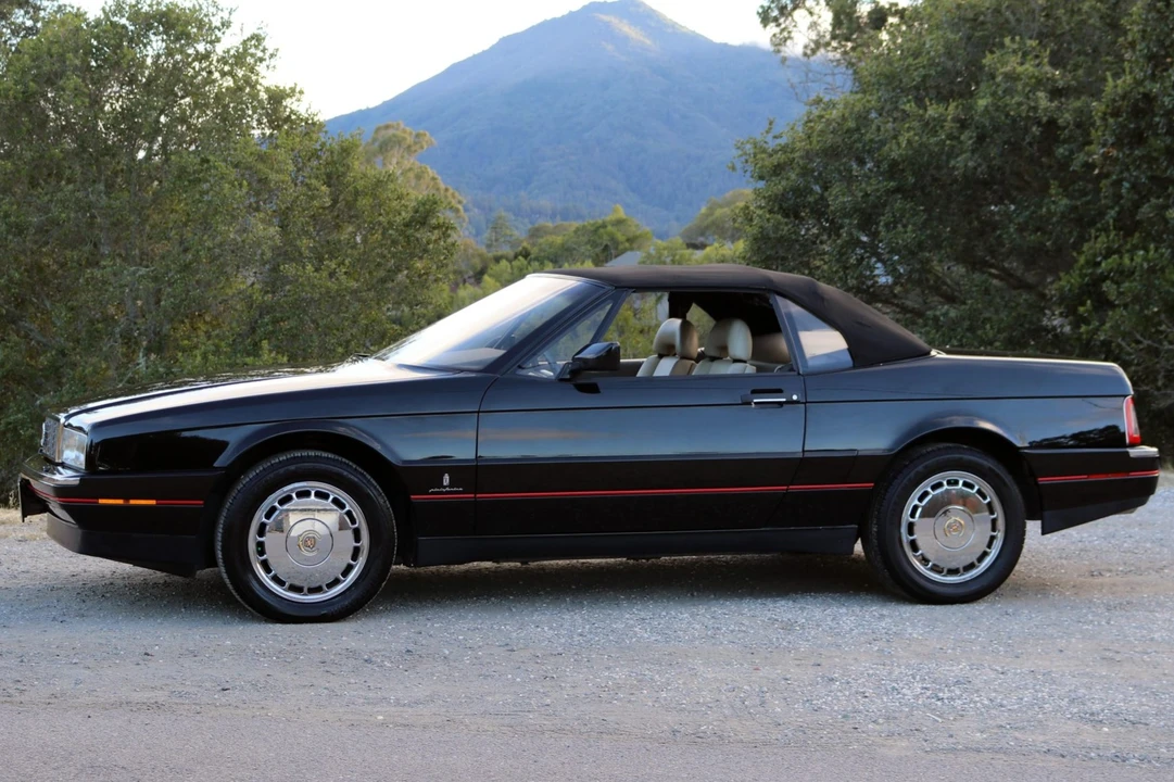 1991 Cadillac Allante - Image 21 of 31