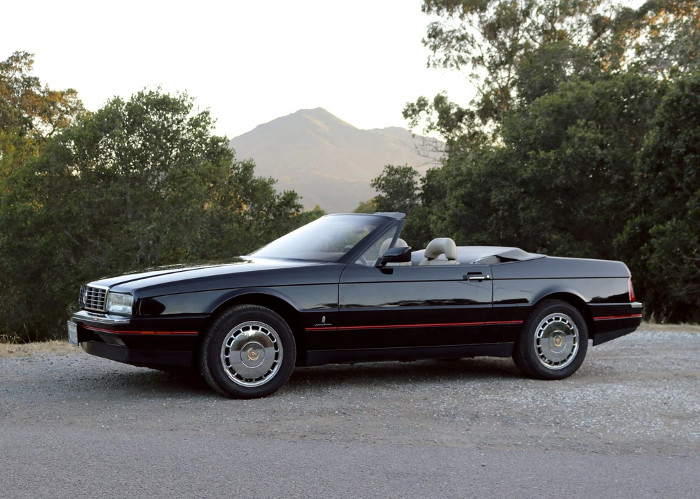 1991 Cadillac Allante - Image 2 of 31