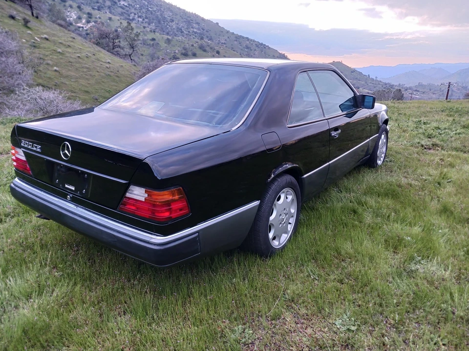 1991 Mercedes-Benz W124 E-Class - Image 18 of 31