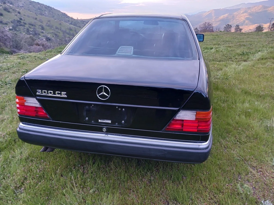 1991 Mercedes-Benz W124 E-Class - Image 16 of 31