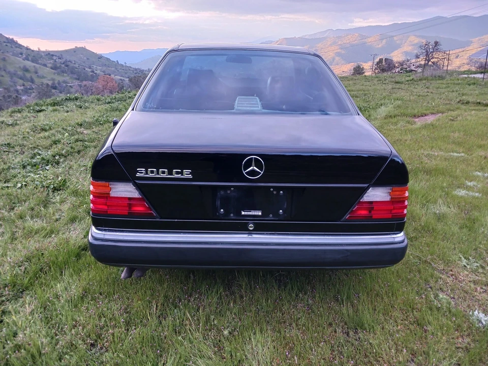 1991 Mercedes-Benz W124 E-Class - Image 13 of 31