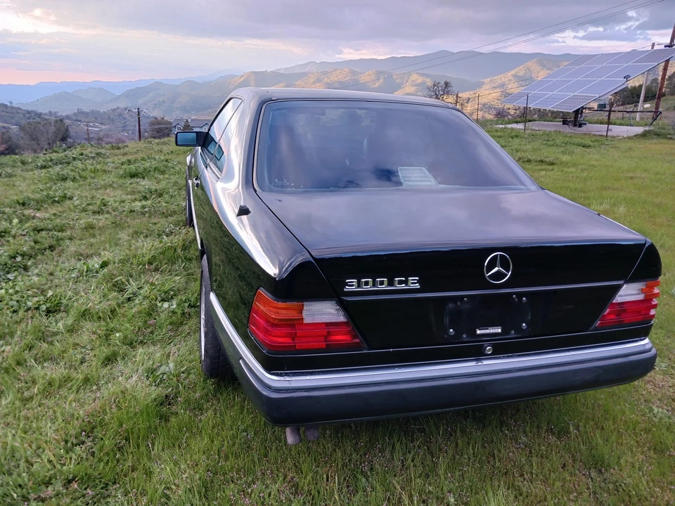 1991 Mercedes-Benz W124 E-Class - Image 12 of 31