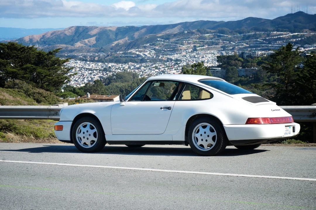 1991 Porsche 964 Carrera 4 - Image 15 of 31