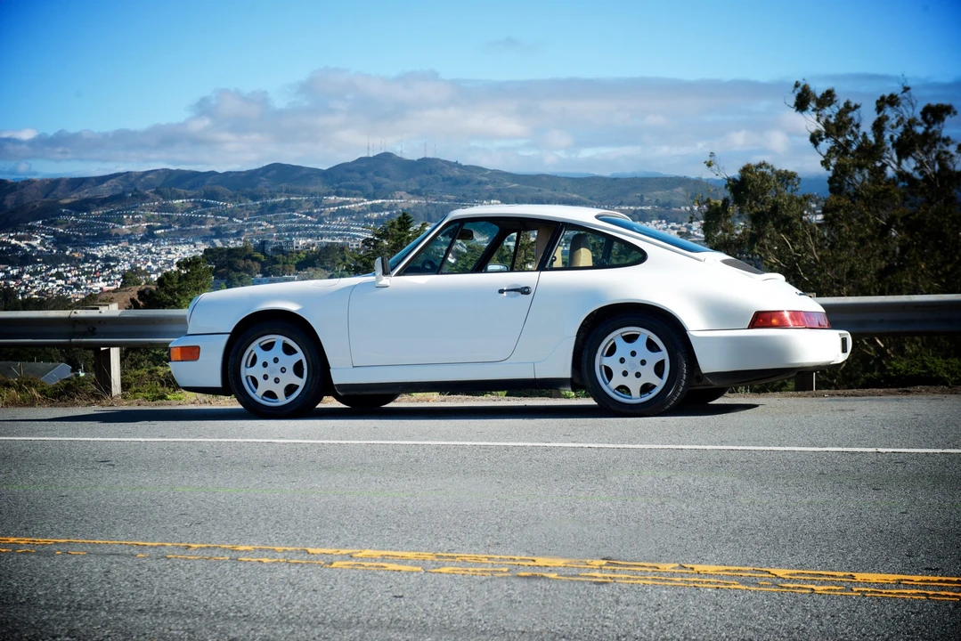 1991 Porsche 964 Carrera 4 - Image 17 of 31