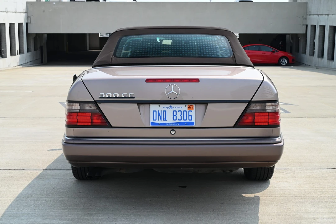 1993 Mercedes-Benz W124 E-Class - Image 14 of 31