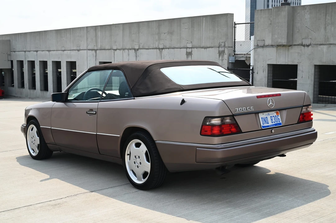 1993 Mercedes-Benz W124 E-Class - Image 13 of 31