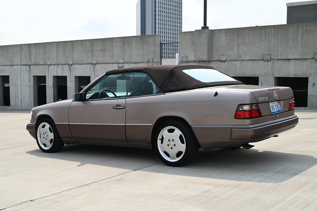 1993 Mercedes-Benz W124 E-Class - Image 11 of 31