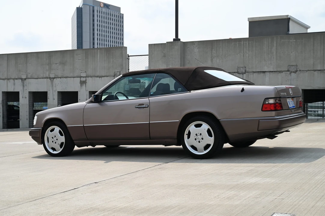 1993 Mercedes-Benz W124 E-Class - Image 10 of 31