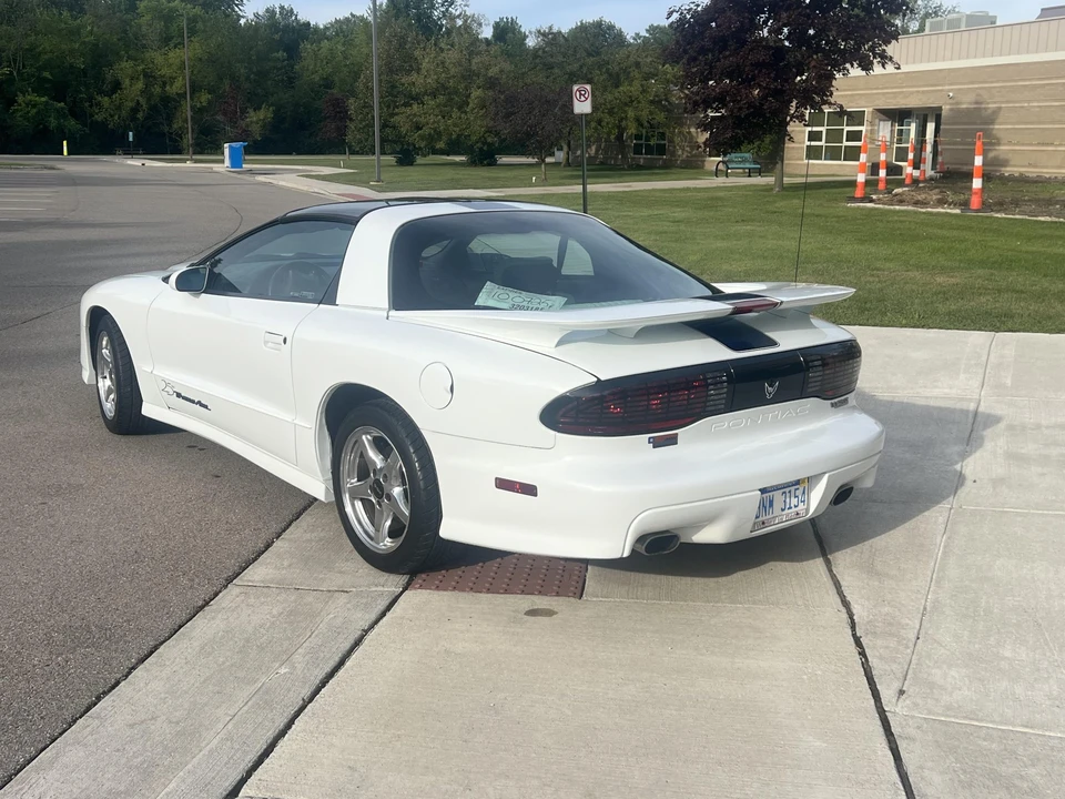 1994 Pontiac Firebird Trans Am 4th Gen - Image 10 of 31
