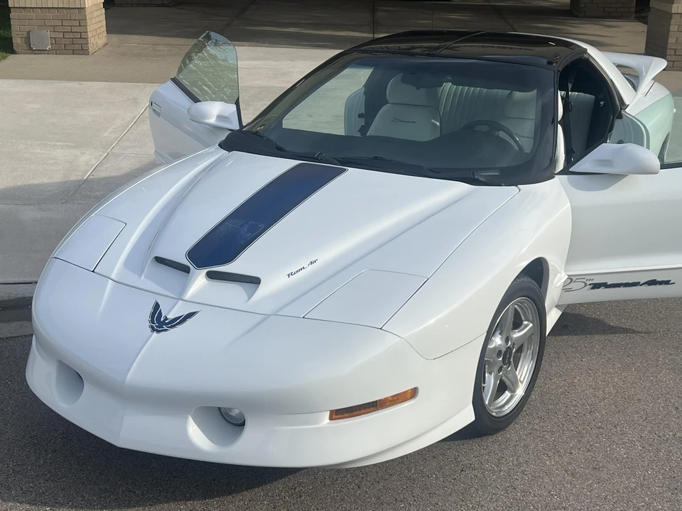 1994 Pontiac Firebird Trans Am 4th Gen - Image 16 of 31