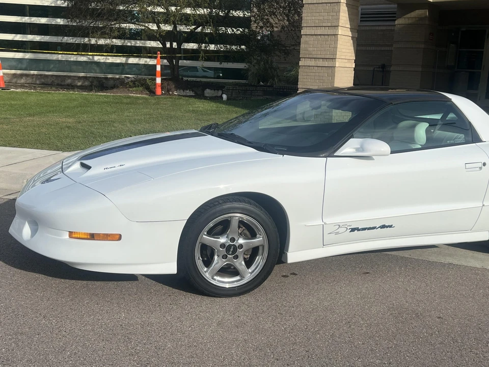 1994 Pontiac Firebird Trans Am 4th Gen - Image 13 of 31