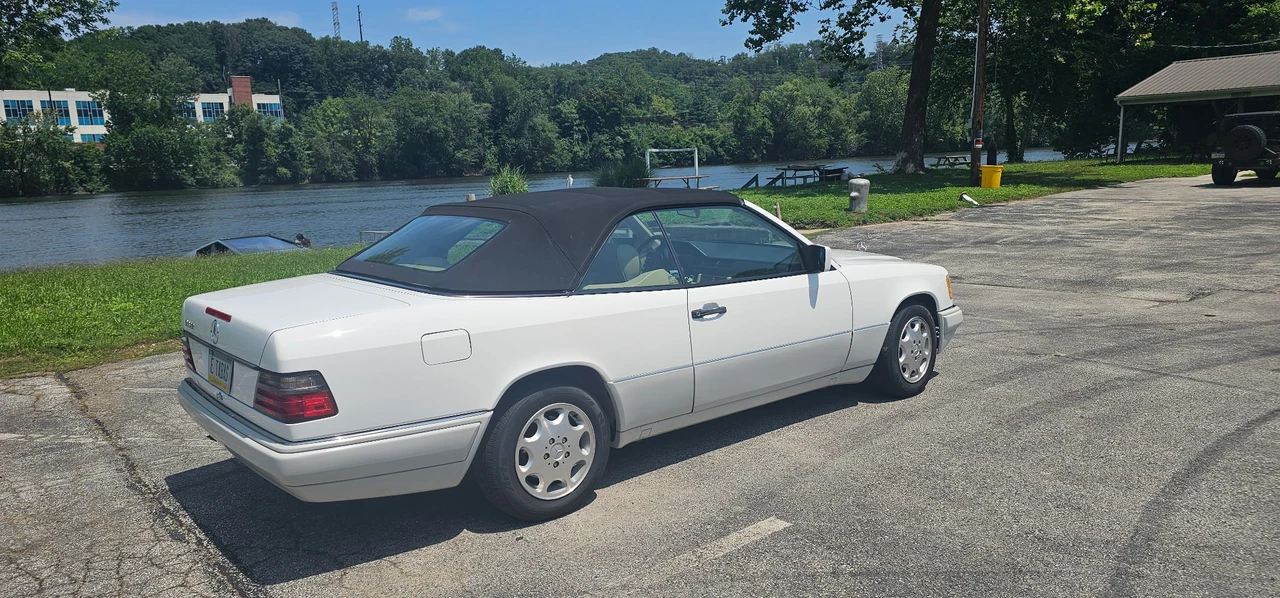 1995 Mercedes-Benz W124 E-Class - Image 15 of 31
