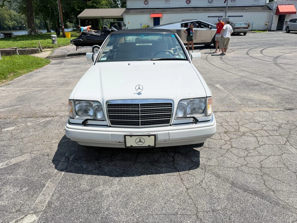 1995 Mercedes-Benz W124 E-Class - Image 3 of 31
