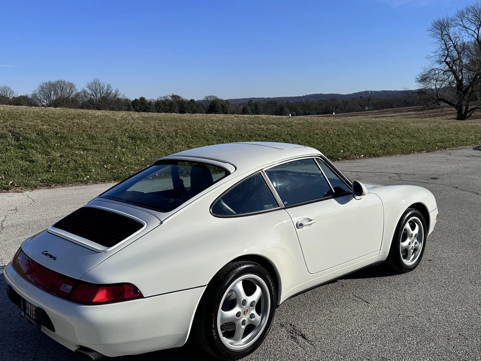 1996 Porsche 993 Carrera - Image 10 of 31