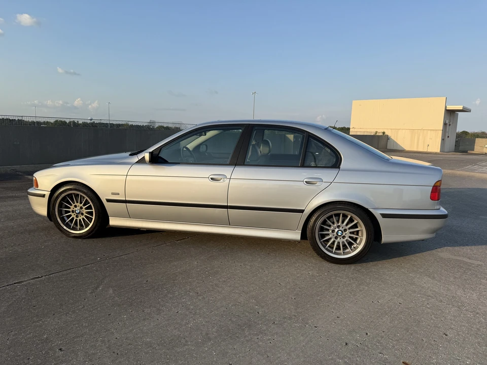 1998 BMW E39 540i - Image 7 of 31