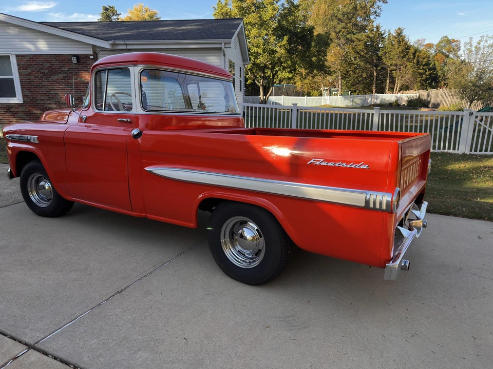 1959 Chevrolet Task Force - Image 5 of 31
