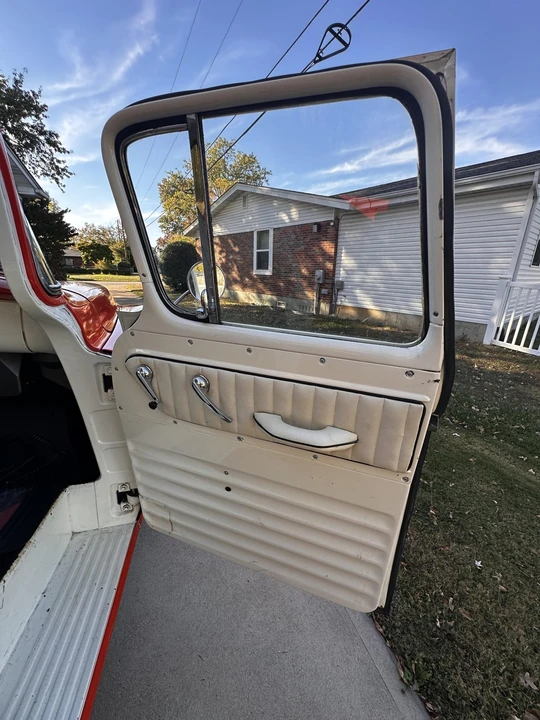 1959 Chevrolet Task Force - Image 25 of 31