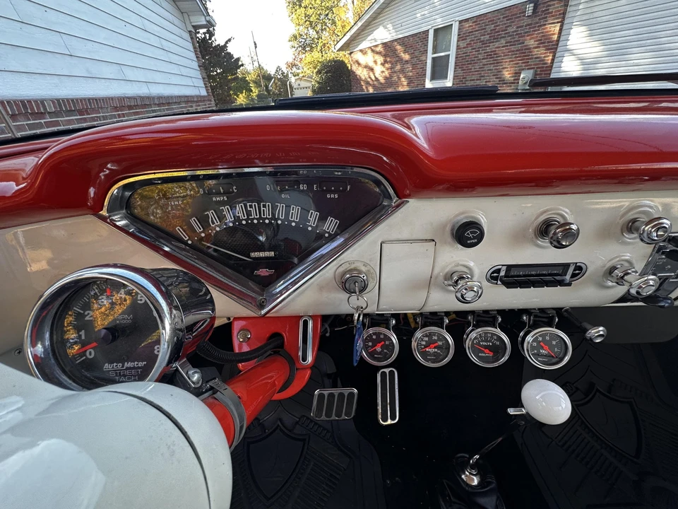 1959 Chevrolet Task Force - Image 30 of 31