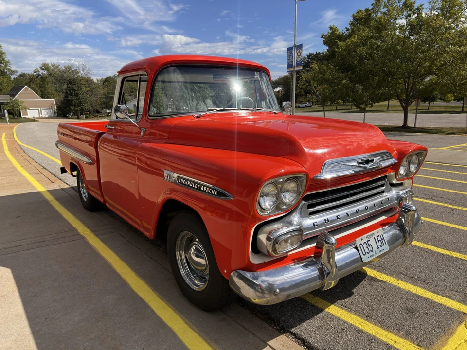 1959 Chevrolet Task Force - Image 11 of 31