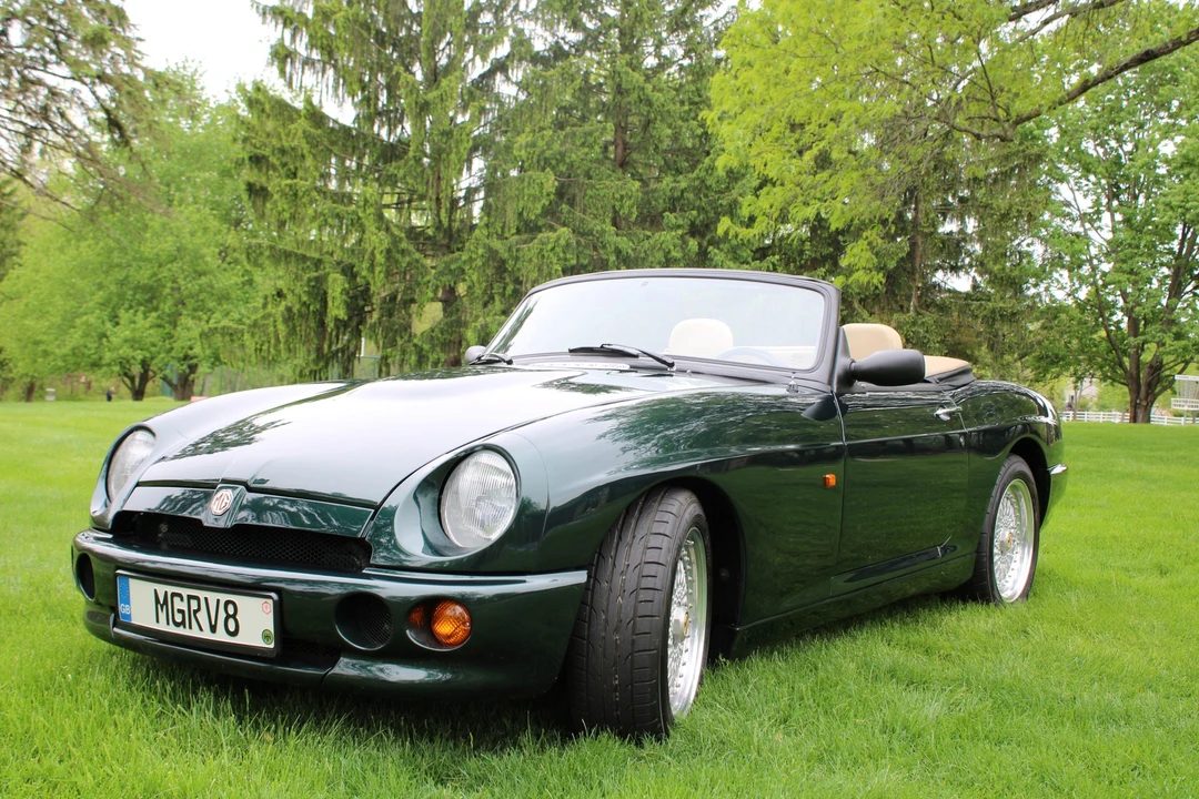 MG RV8 - Image 8 of 31