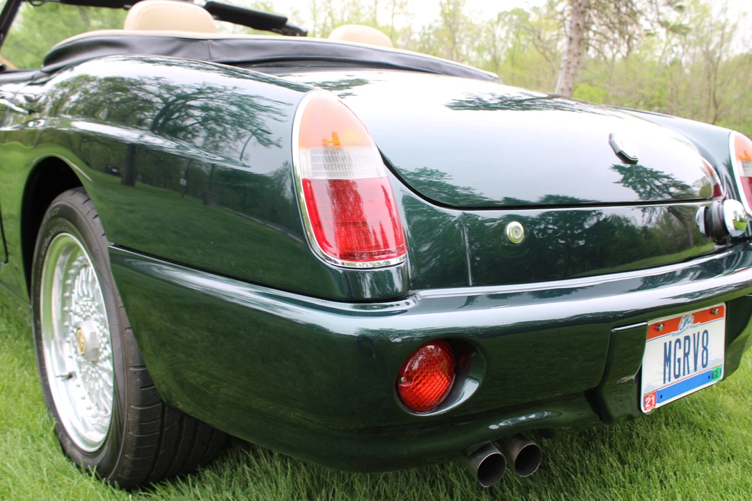 MG RV8 - Image 29 of 31