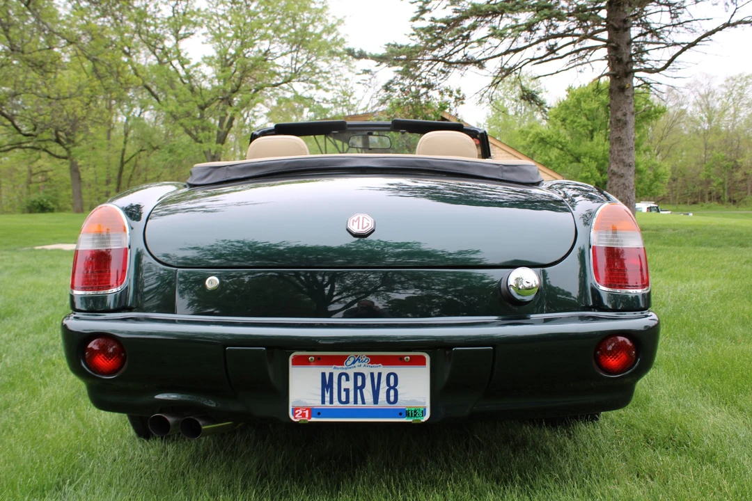 MG RV8 - Image 15 of 31