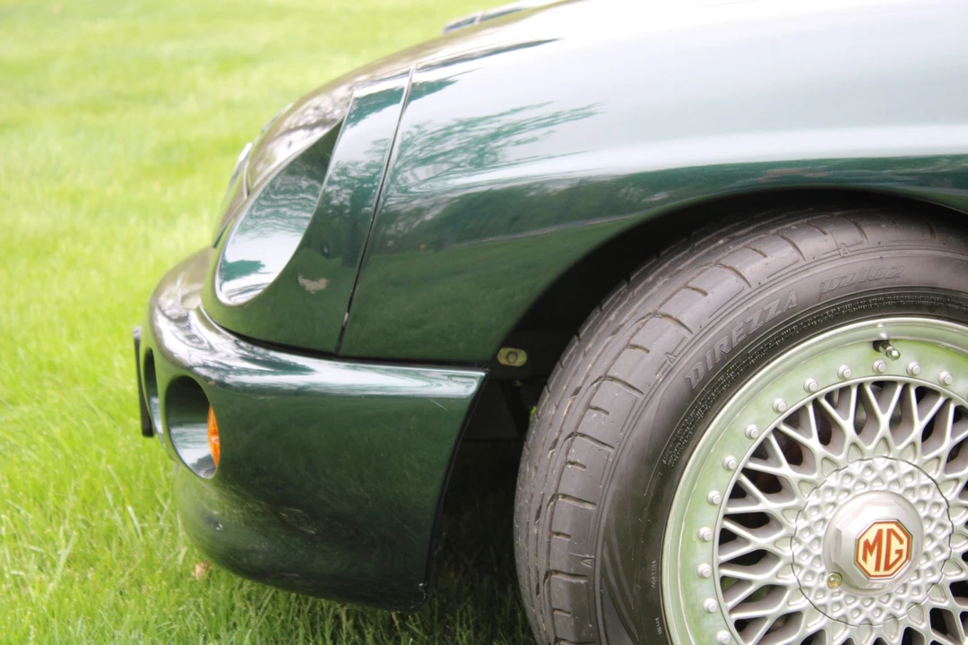 MG RV8 - Image 26 of 31