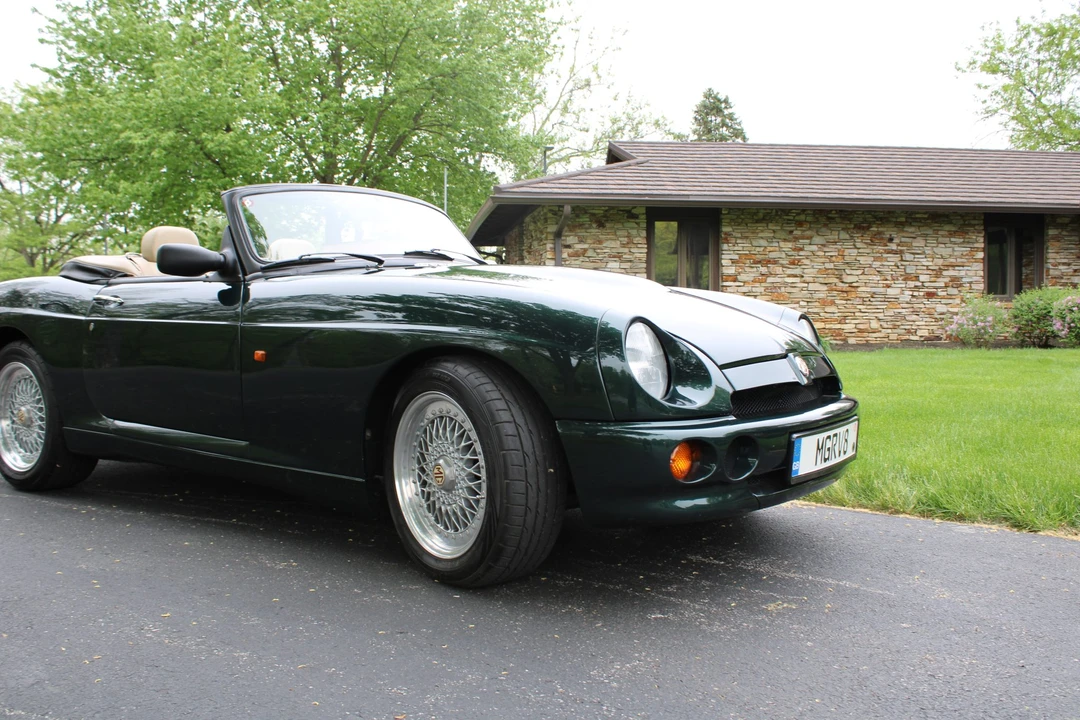 MG RV8 - Image 21 of 31