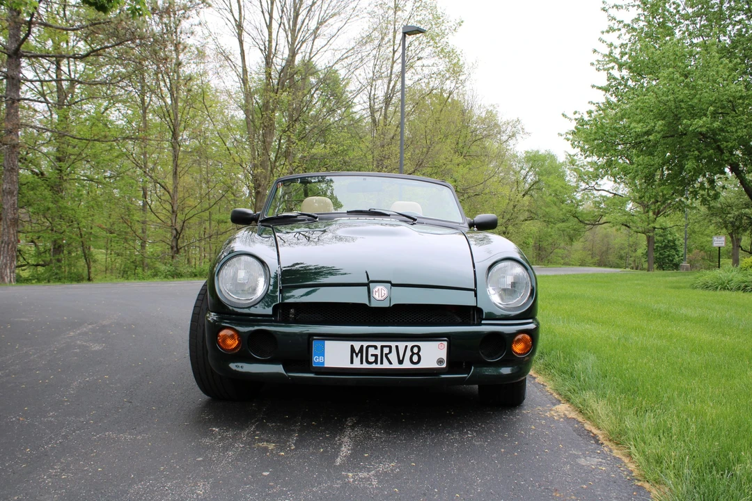 MG RV8 - Image 2 of 31