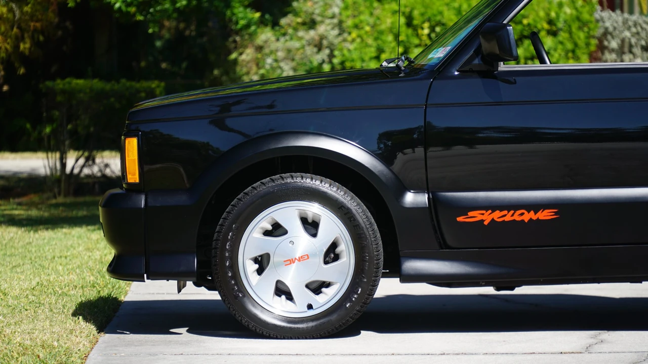 1991 GMC Syclone - Image 27 of 31