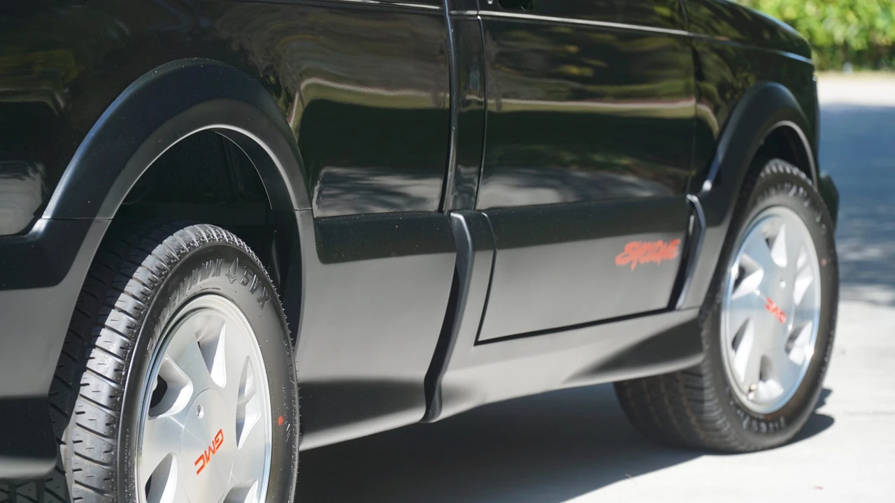1991 GMC Syclone - Image 30 of 31