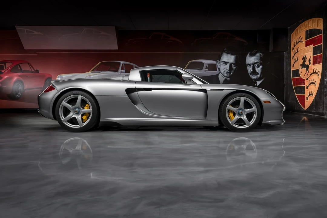 2005 Porsche Carrera GT - Image 7 of 31