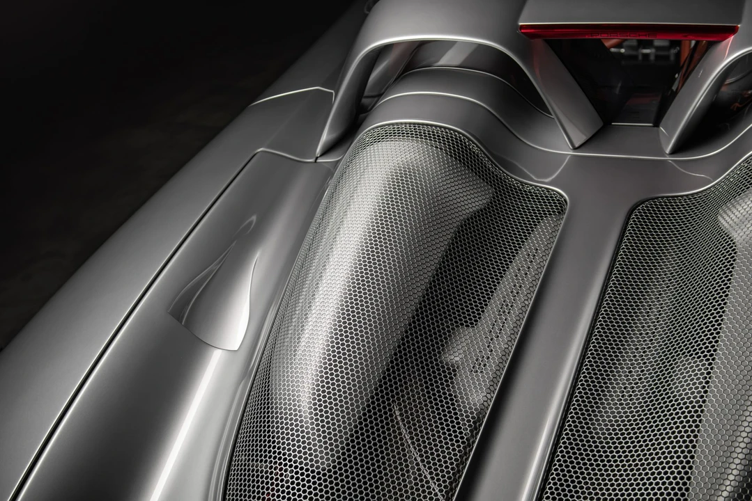 2005 Porsche Carrera GT - Image 30 of 31