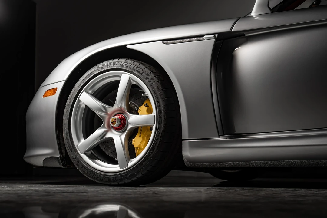 2005 Porsche Carrera GT - Image 15 of 31