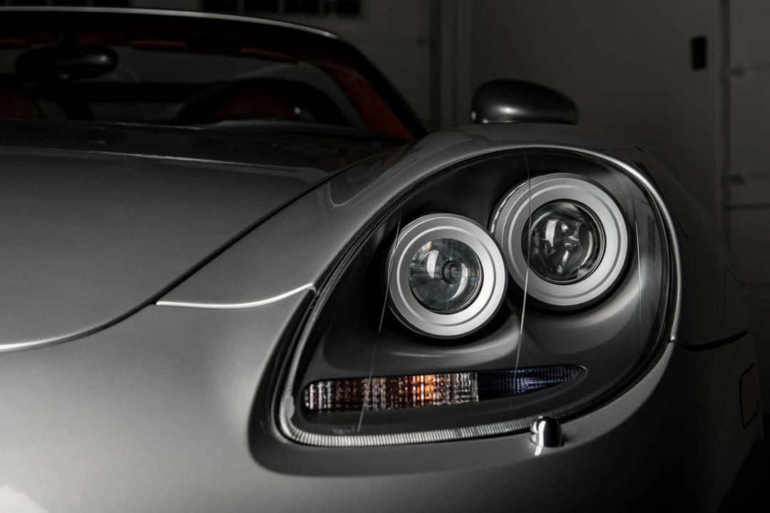 2005 Porsche Carrera GT - Image 11 of 31