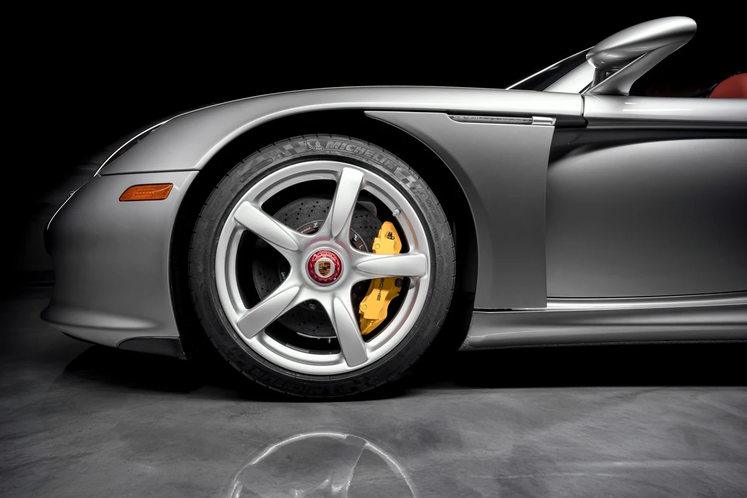 2005 Porsche Carrera GT - Image 14 of 31