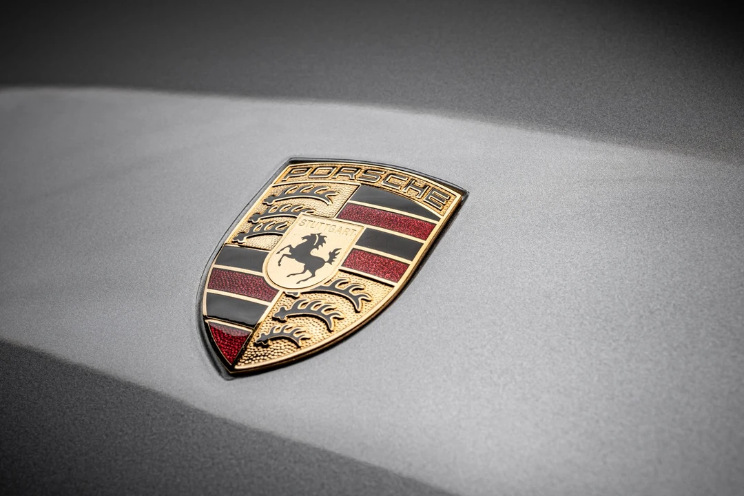 2005 Porsche Carrera GT - Image 10 of 31