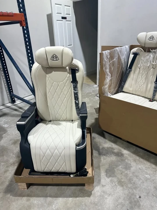 Parts & Memorabilia Seats & Interior - Image 2 of 3