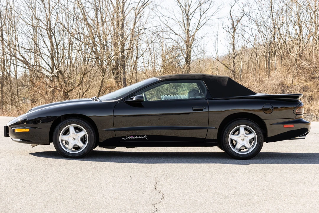 1995 Pontiac Firebird Formula 4th Gen - Image 9 of 31